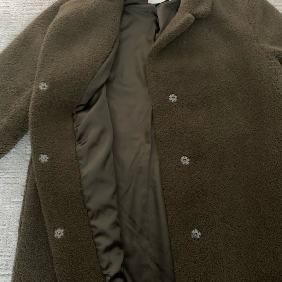 Christine Faux Sherpa by Velvet Size Medium Color Olive - Picture 4 of 7